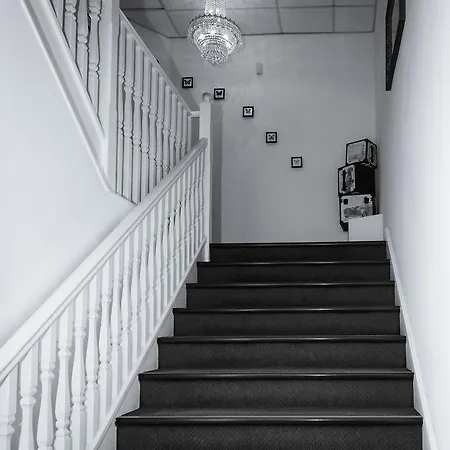 Garrison Hotel 3*